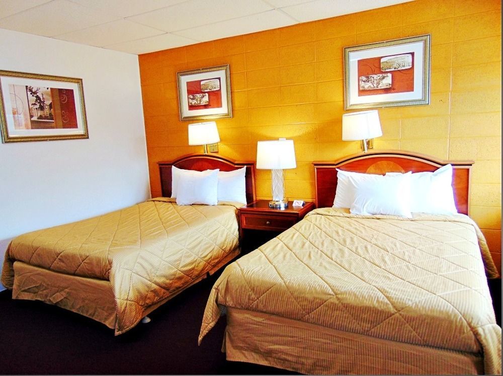 Red Carpet Inn Duncannon New Buffalo Exterior photo