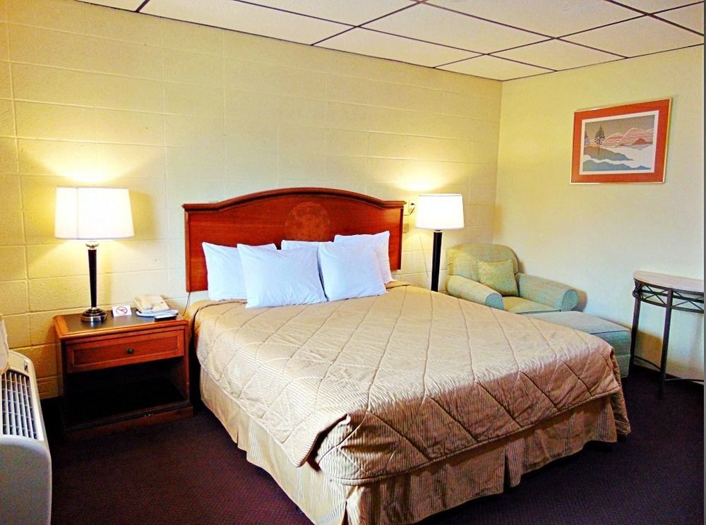 Red Carpet Inn Duncannon New Buffalo Exterior photo